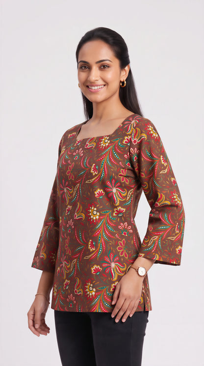 Mocha Meadow Heer Short Top
