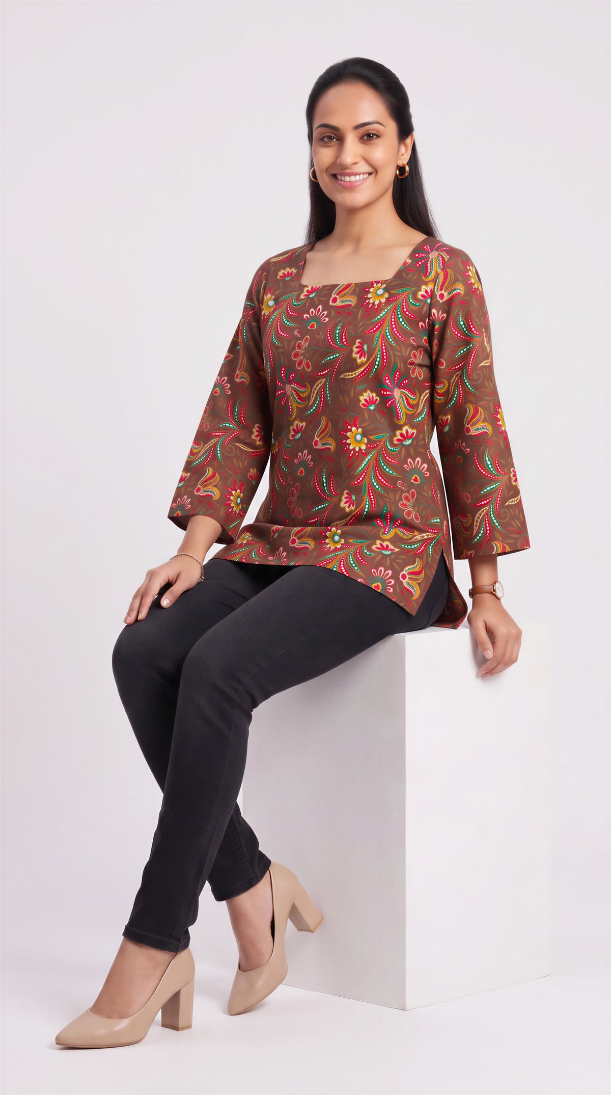Mocha Meadow Heer Short Top