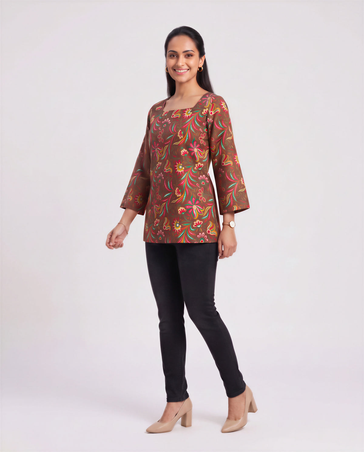 Mocha Meadow Heer Short Top