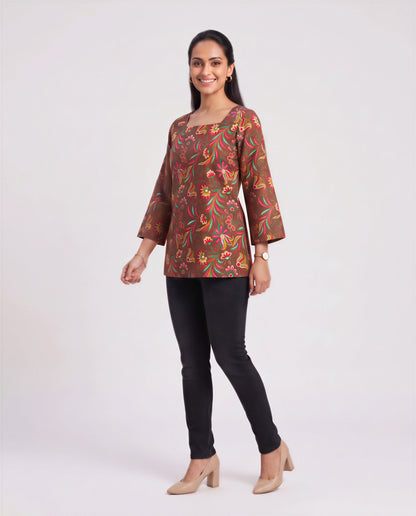 Mocha Meadow Heer Short Top